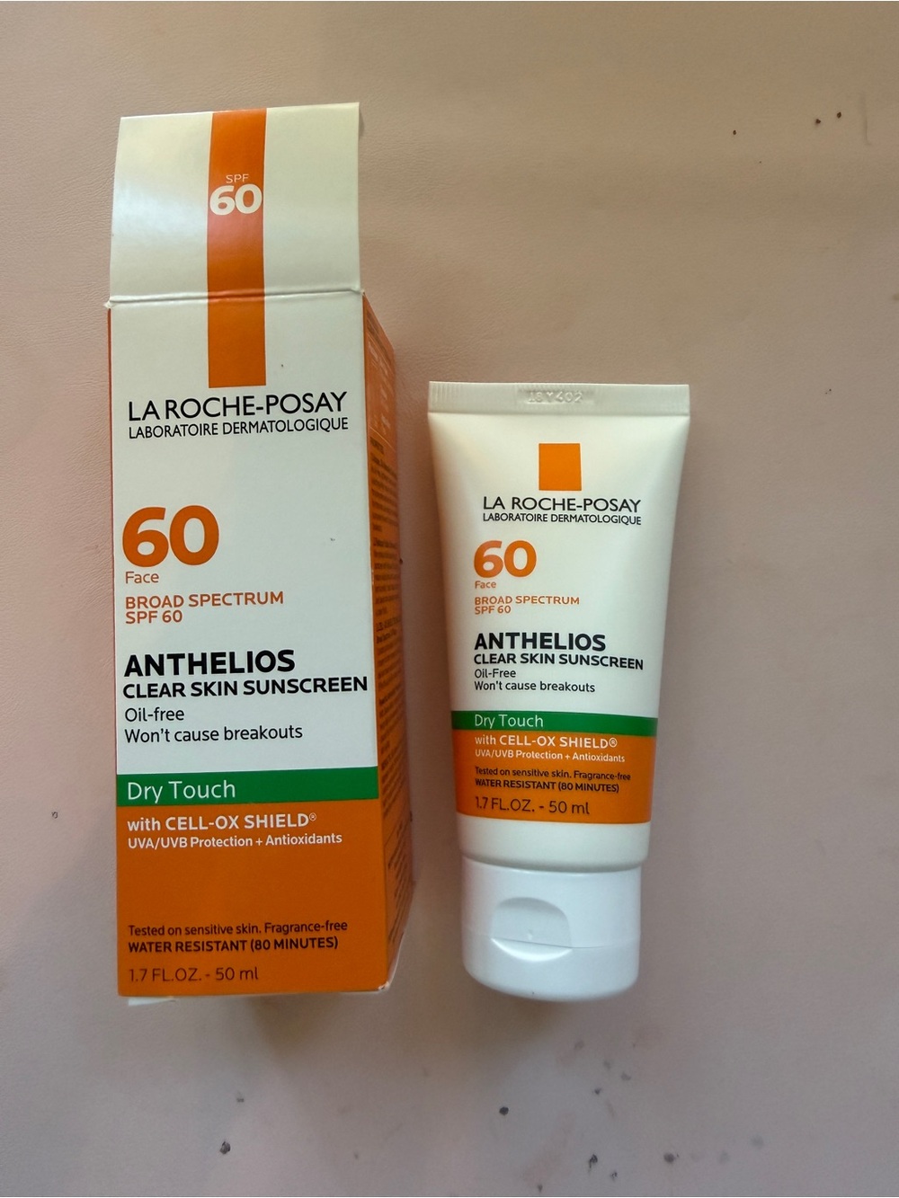 La Roche-Posay Anthelios Clear Skin SPF 60 Sunscreen Dry Touch